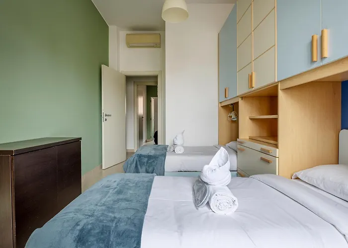 Dhome - Bocconi Apartman *