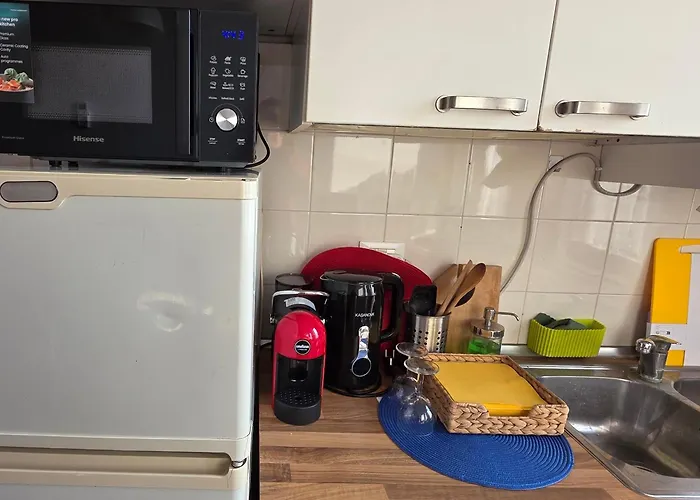 Apartament Mondrian's Flat In - Cadore V Giornate - Metro M4 Dateo *