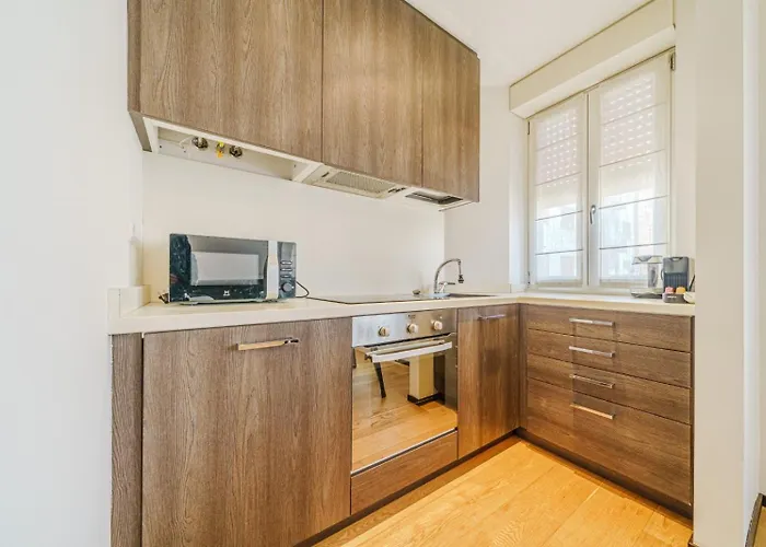 Andrea Flat - Near Metro & Wi-fi *
