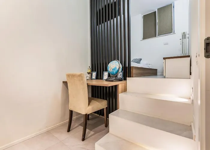 Modern Design 5 Minutes San Raffaele * Milano