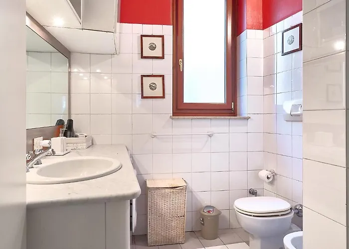 Niccolini 33 In Sarpi * Милан