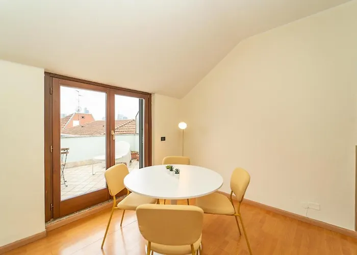 Daire Cozy Attic With Terrace And Ac And Wifi