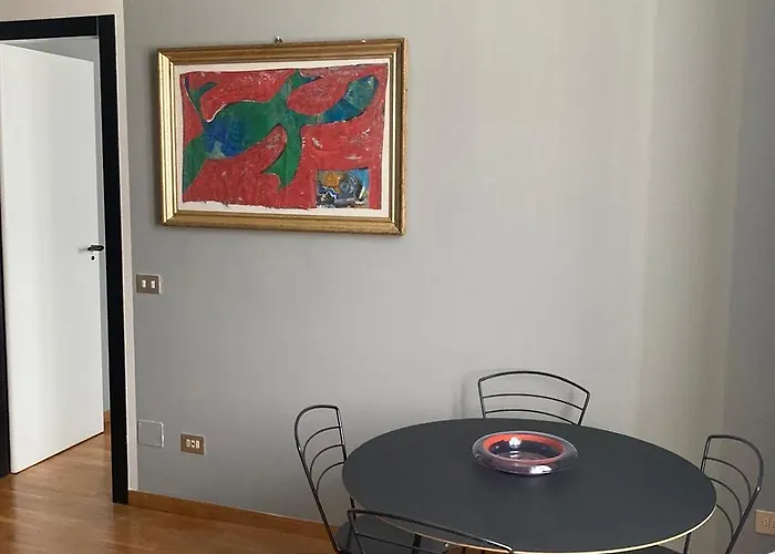 Daire Designer In Center