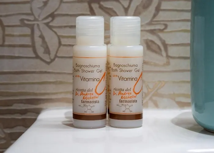 The House - Tram And Parking * מילאנו