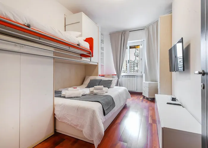 New Near Station 3 Bedroom Appartamento