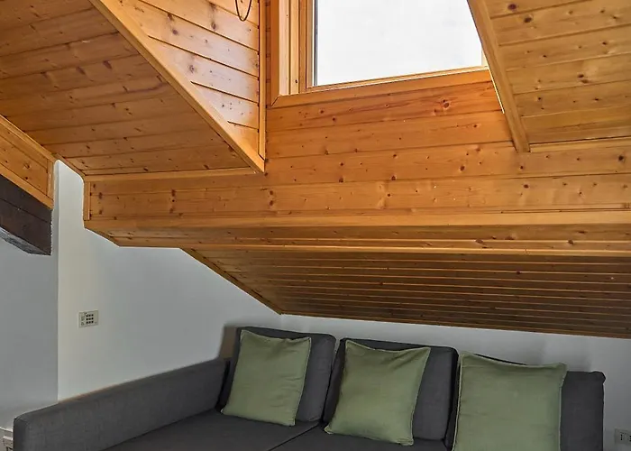 Luxury Penthouse Porta Romana شقة