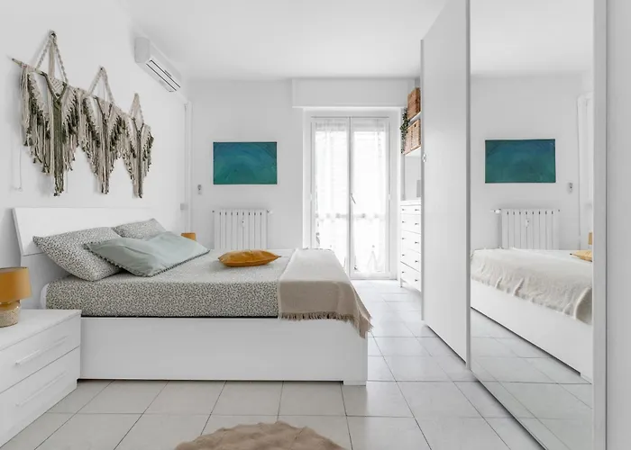 Casa Sibilla - Balcony Apartment, 7min Linate & Arena, Fast Wifi