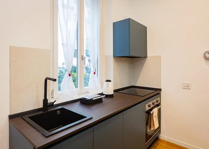 Andrea's Flat Studies Daire Milano