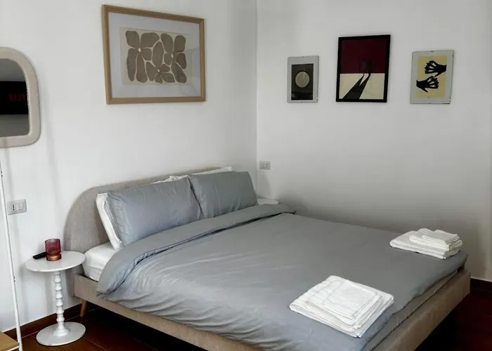 Modern In - Luna 1 Milán