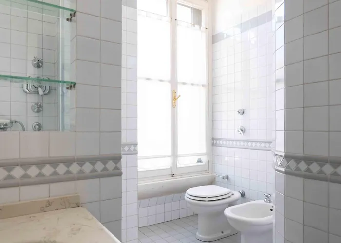 Bilocale Moderno Per 4 Vicino Mm Pasteur Via Venini *