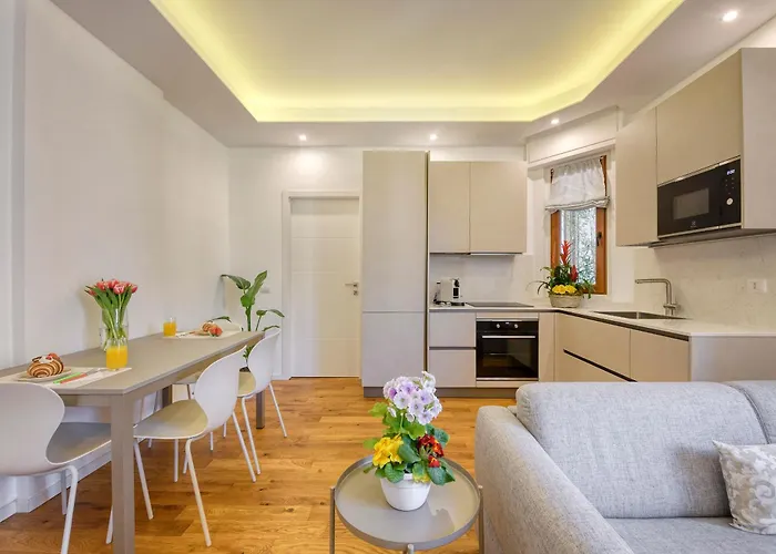 Station - Modern With Balcony Appartamento