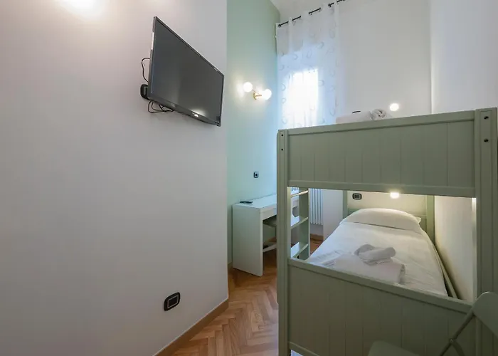 I-host - Bressan 44 *