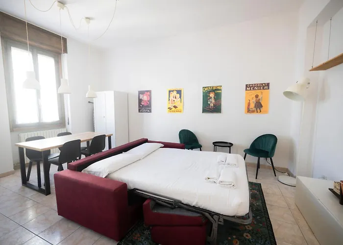 Design & Comfort Near Station Apartament