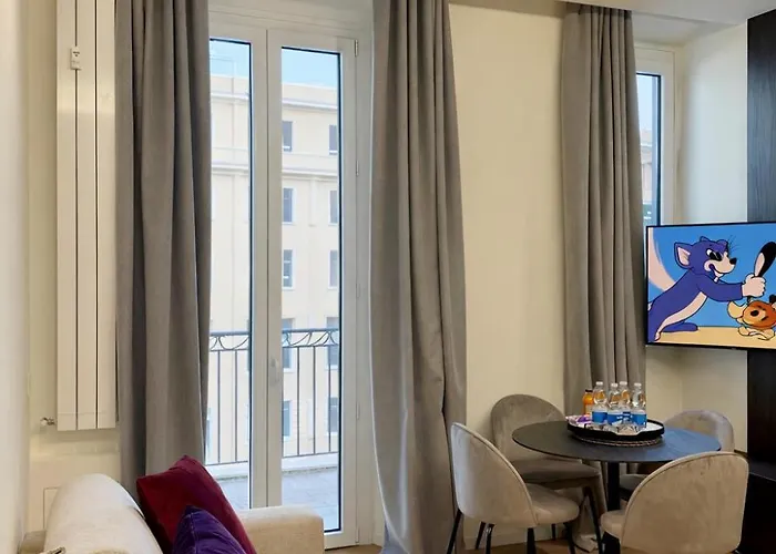 Superior Station Apartment *