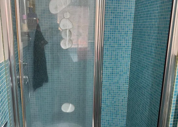 Three Bedrooms, Sunny, Quite In Isola Neighborhood Apartment Milan