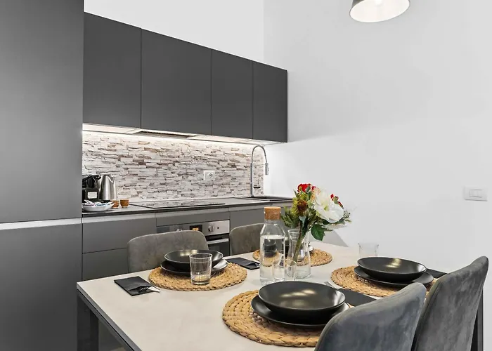 Essence Parcheggio Gratuito E Self Check-in A Apartament *