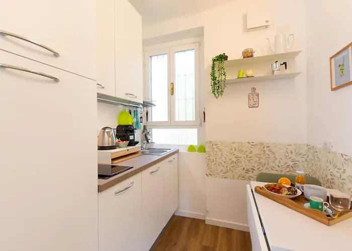 Il Glicine - Vista Mozzafiato, Zona Isola, Vicino Metro M3 M5 E Stazione Apartman