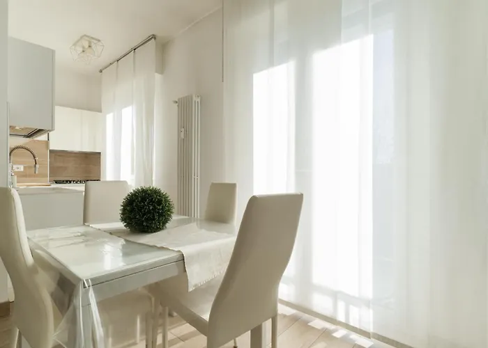 Guesthost - Spacious Balcony X6 Appartement