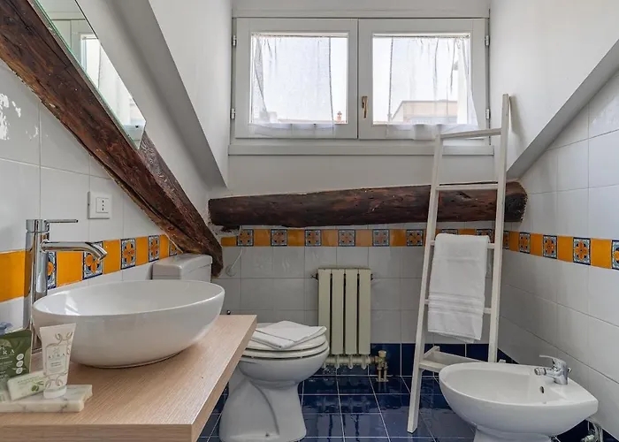 Elegante Mansarda Tra Navigli E Via Tortona 公寓 *