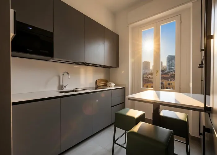 Διαμέρισμα Bright Floor Flat With Balconies & Ac - Loreto & Porta Venezia Μιλάνο