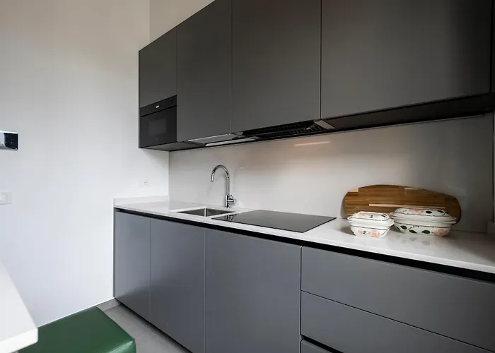 Bright Floor Flat With Balconies & Ac - Loreto & Porta Venezia Διαμέρισμα *