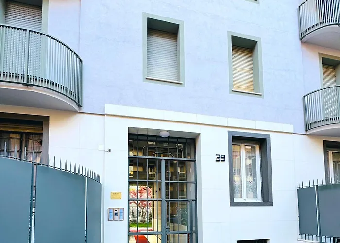 Casarudy-2 Bedrooms & Bathrooms Station Apartman