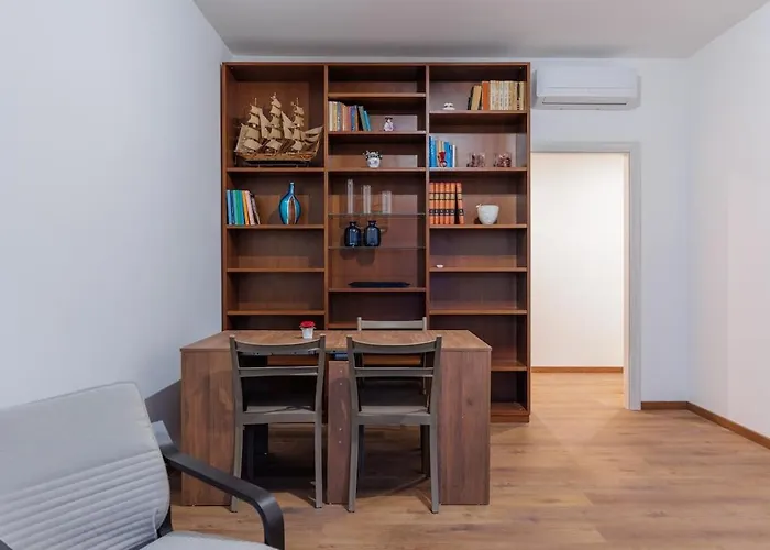 Cinzia's House - 5 Minutes From The Metro Apartmán