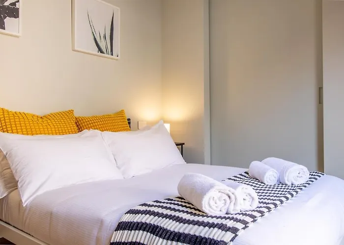 Private Parking In Chinatown - Bright Pearl Apartmán *