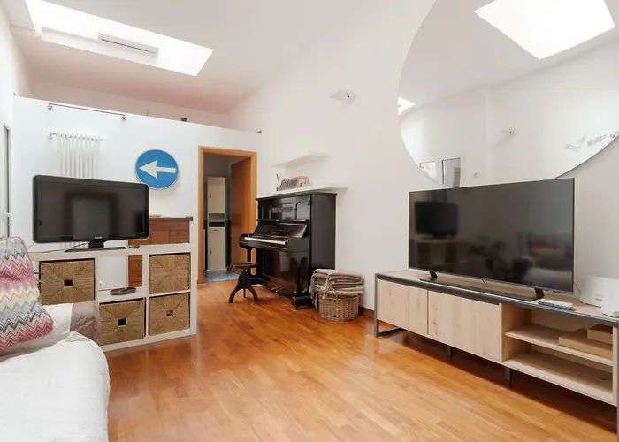 Guesthost - On Two Levels * 밀라노