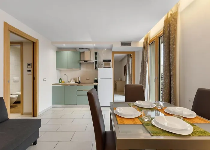 The House - Tram And Parking מילאנו