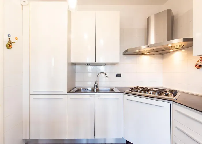 I-host Spacious 2br With 2 Baths & Balcony Appartement Milaan