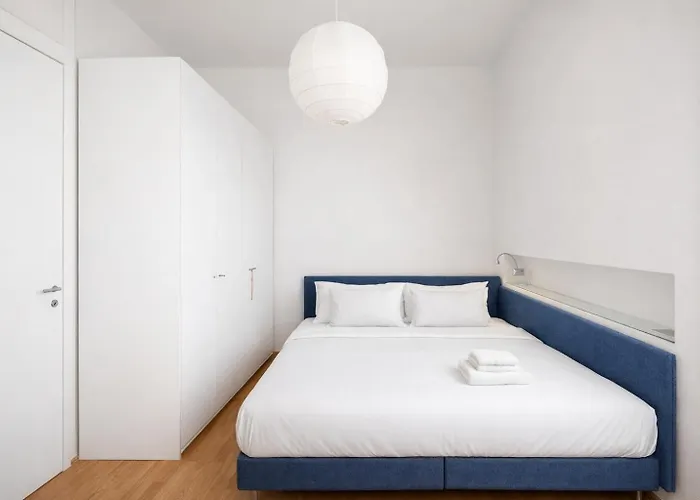 Elegant 3br 15 Min Walk To The Duomo, 2 Min To Sempione * Milán