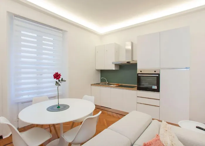 Stayeasy Monti29 - Cadorna & Castello Sforzesco Apartamento Milão