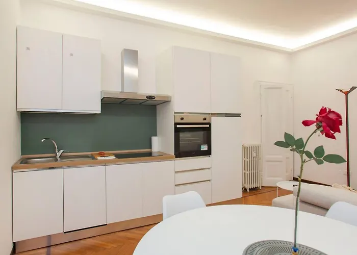 Stayeasy Monti29 - Cadorna & Castello Sforzesco Milão