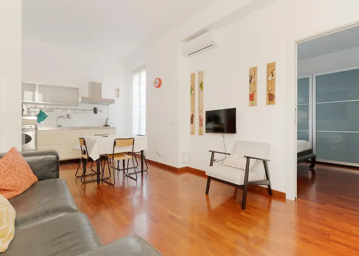 Apartment Guesthost - Comfy Terrazza Farini In Derganino