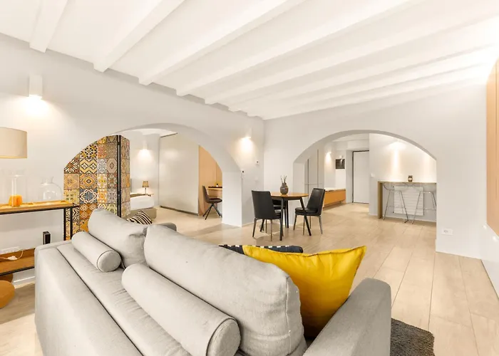 Stayeasy Rosales - Porta Garibaldi Design Flat Apartmán
