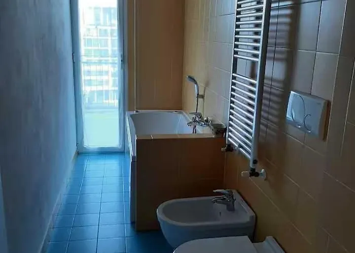 Santa Giulia Bright Two-room With 2 Terraces 公寓