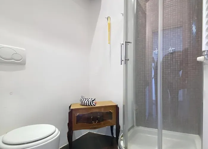 Bright With Balcony Near The Station Апартаменты *