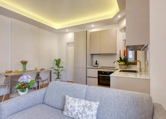 Station - Modern With Balcony Milano