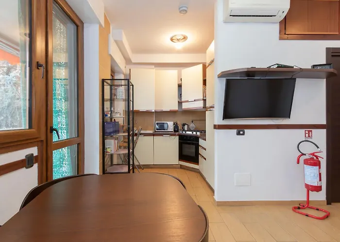 Daire I-host 2br With Balcony Porta Romana Milano