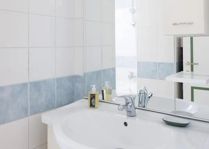 Cozy Flat In The Heart Of דירה *