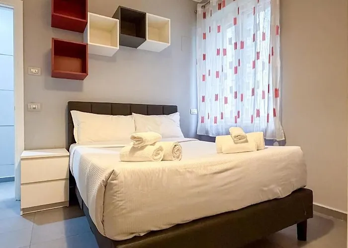 Family 2br With Balcony, Near Metro דירה