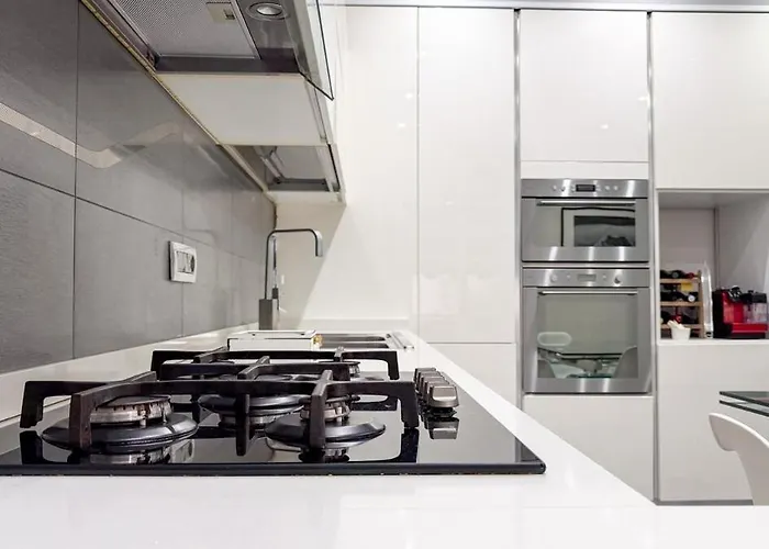 Lägenhet Family 2br With Balcony, Near Metro *