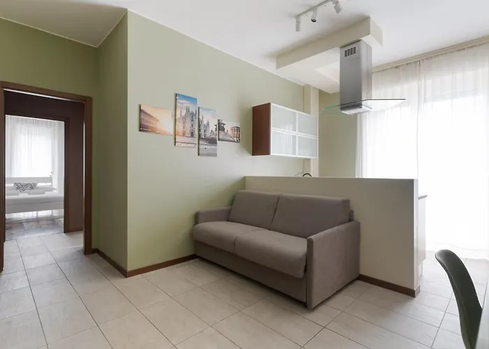 Guesthost - Porta Romana Balcony Flat *