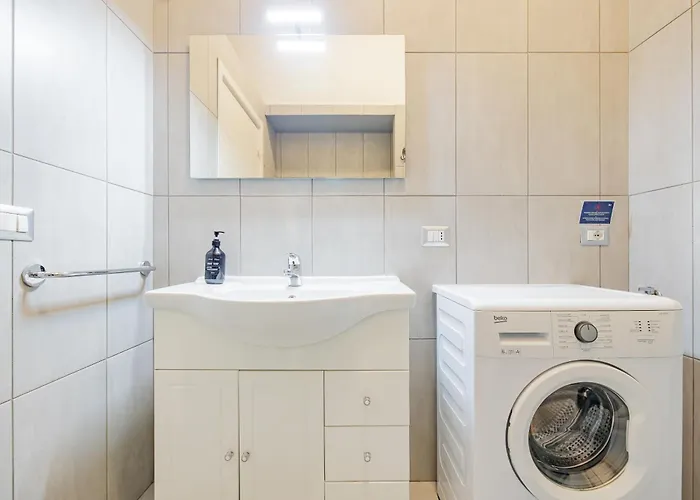 Palazzi - Silenzioso In Porta Venezia *