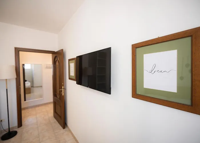 Design & Comfort Near Station Apartament