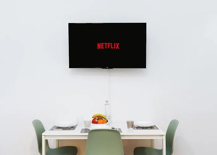 Elegance & Comfort I Balcony I Metro 200m 公寓