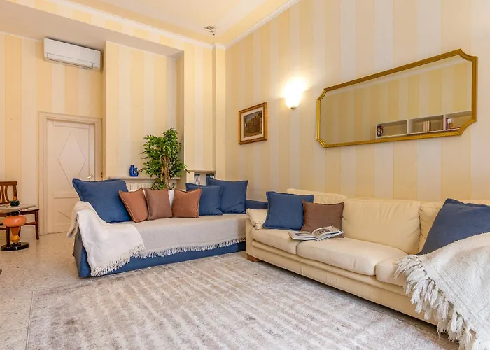 Three-room Flat With Balcony In Porta Romana Daire *