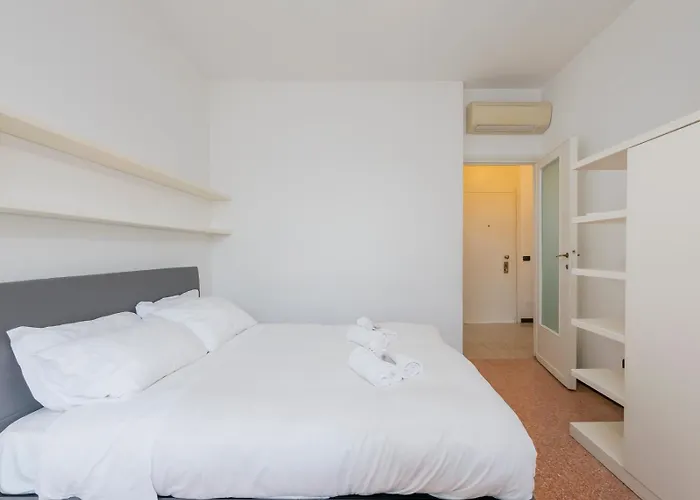Homelovers Bright&white House Navigli District Appartamento Milano