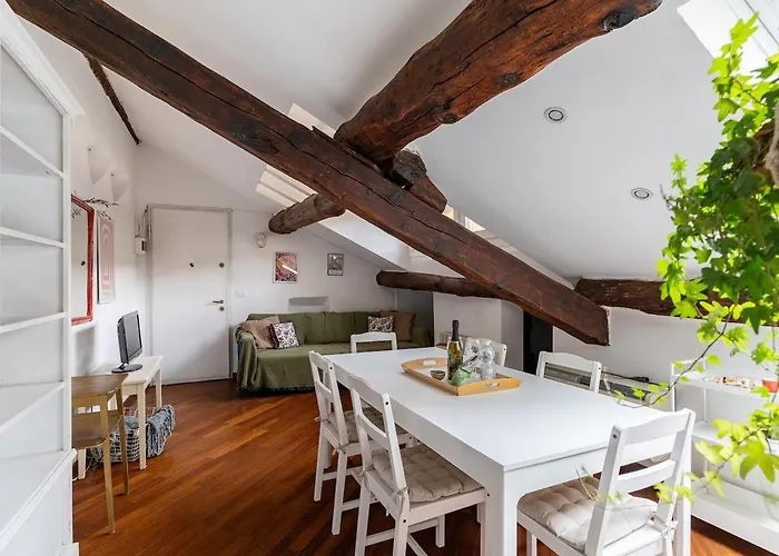 Elegante Mansarda Tra Navigli E Via Tortona * 米兰